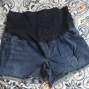 Maternity shorts